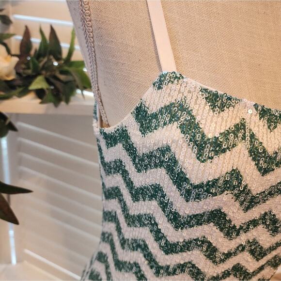 KASIA NEW GREEN WHITE SEQUIN DRESS SIZE SMALL RETAIL $225 - Picture 4 of 8